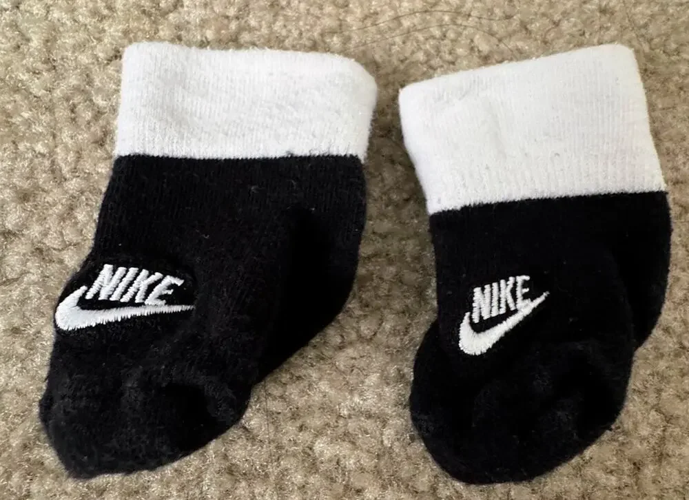 Nike Infant Baby Black White Logo Crew Socks 1 Pair Unisex Athletic Soft